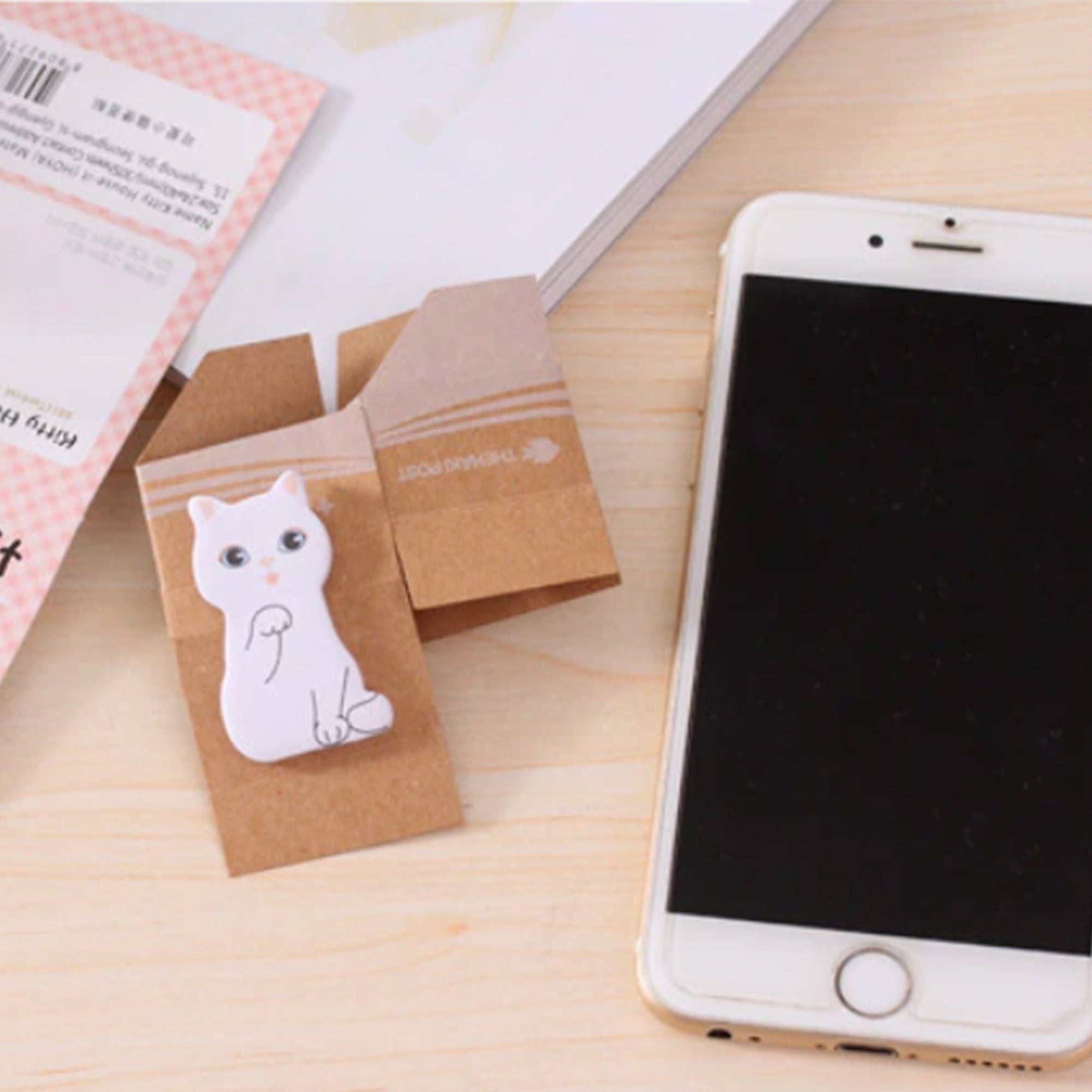 Caixinha com sticky notes de gatinhos fofos
